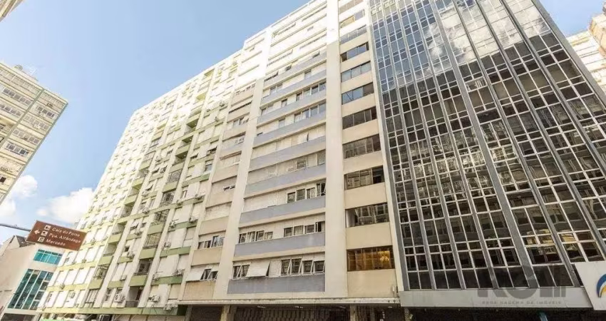 Belíssimo apartamento e excelente conservação, com 4 dormitórios, sendo 2 suítes, living para 4 ambientes bem definidos, copa/cozinha, 3 banheiros, armários planejados, semi-mobiliado, 1 vaga/box de g