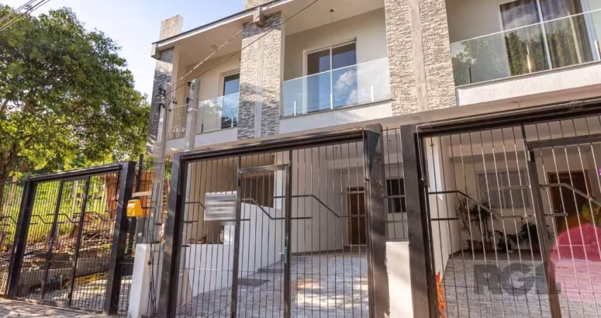 LINDO SOBRADO NOVO 3 DORMITÓRIOS COM SACADA E  SUITE,  NO BAIRRO PARQUE SANTA FÉ.&lt;BR&gt;   Casa nunca habitada, fino acabamento, piso em porcelanato e teto com gesso rebaixado. Cozinha ampla e inte