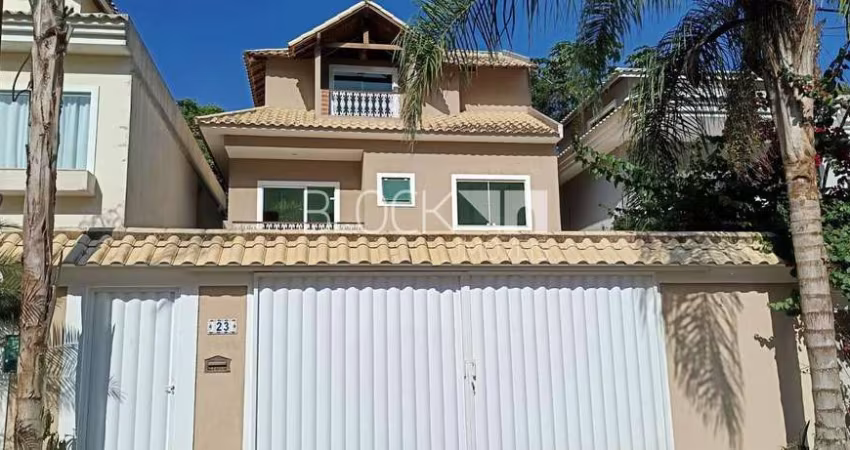 Casa em condomínio fechado com 4 quartos para alugar na Rua Serviente Seis, --, Vargem Grande, Rio de Janeiro