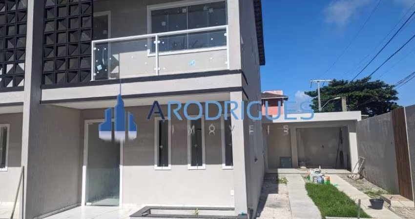 Casa em Condomínio de Luxo em Ipitanga, Lauro de Freitas-BA: 3 Quartos, 3 Suítes, 2 Vagas - 130m²