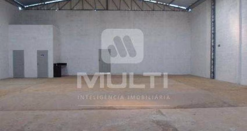 Casa em condomínio fechado com 1 quarto para alugar no Osvaldo Rezende, Uberlândia 