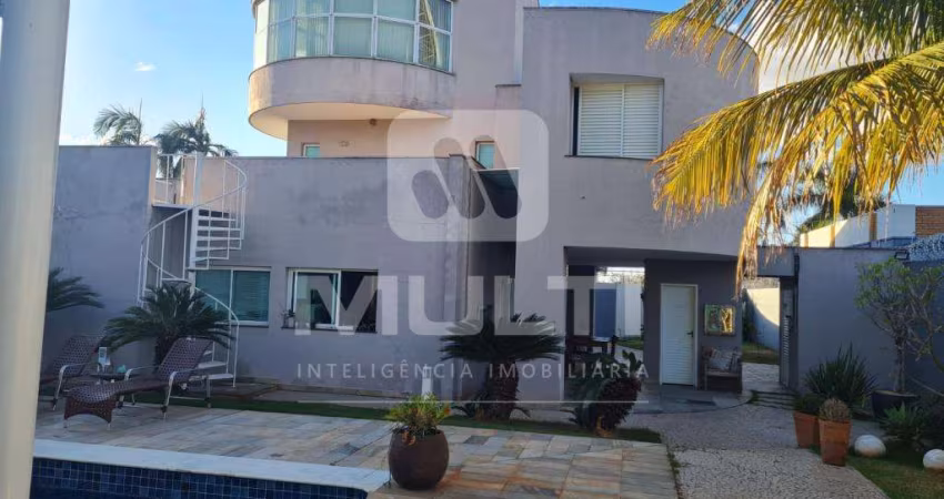 Casa com 4 quartos à venda no Altamira, Uberlândia 