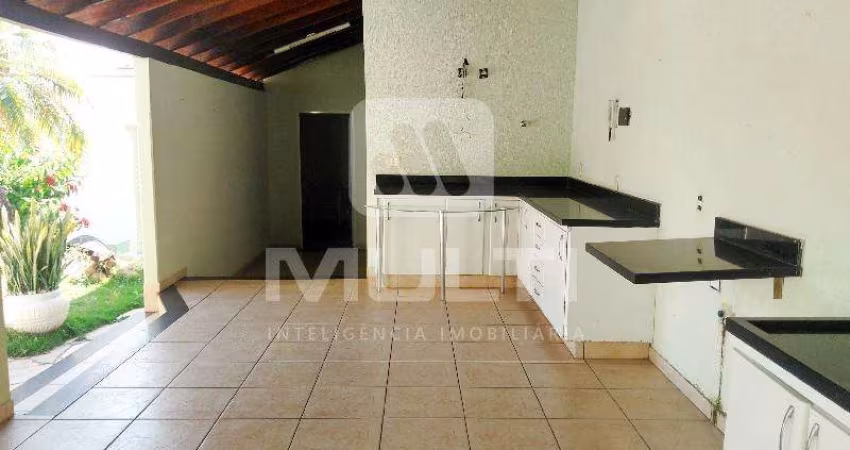 Casa com 4 quartos à venda em Saraiva, Uberlândia 