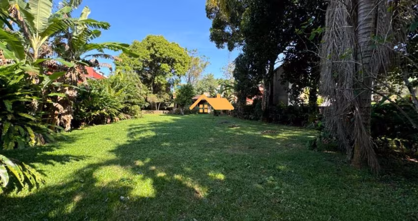 Terreno  em Paúba: 3 quartos, 1 suíte, 2 salas, 2 banheiros, 5 vagas de garagem, 1.408m².