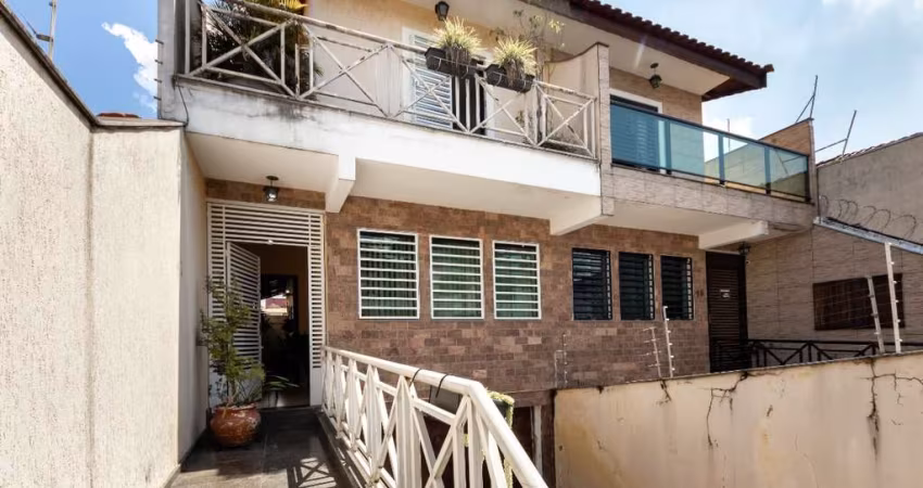 Excelente sobrado para venda com 3 quartos, sendo 1 suíte, 178m²