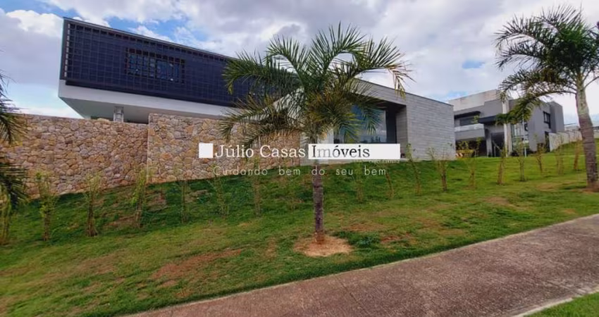 Casa em condomínio a venda com 4 suítes