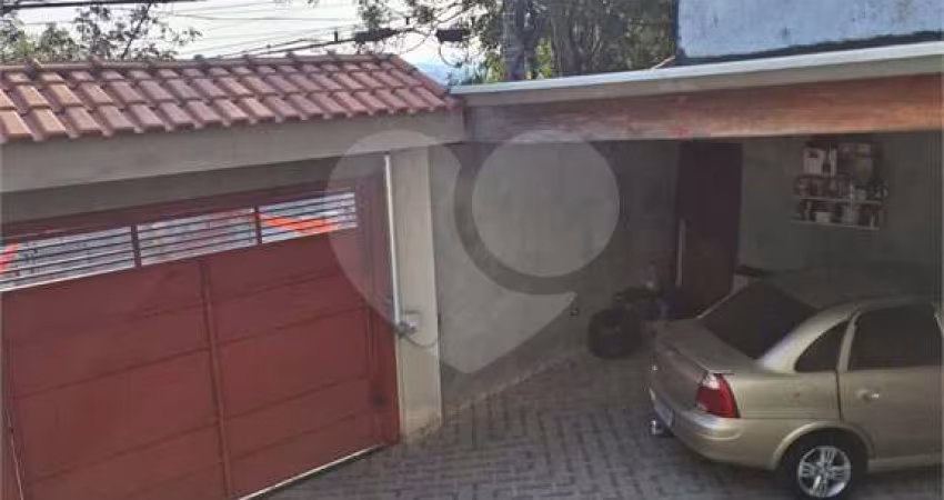 Casa térrea com 3 quartos à venda em Parque Nações Unidas - SP