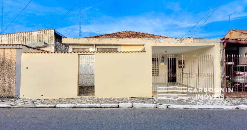 Casa a Venda e Locação no Centro em Caçapava