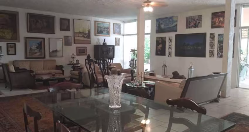 Casa para venda em Jardim Botânico de 1386.00m² com 5 Quartos, 2 Suites e 4 Garagens