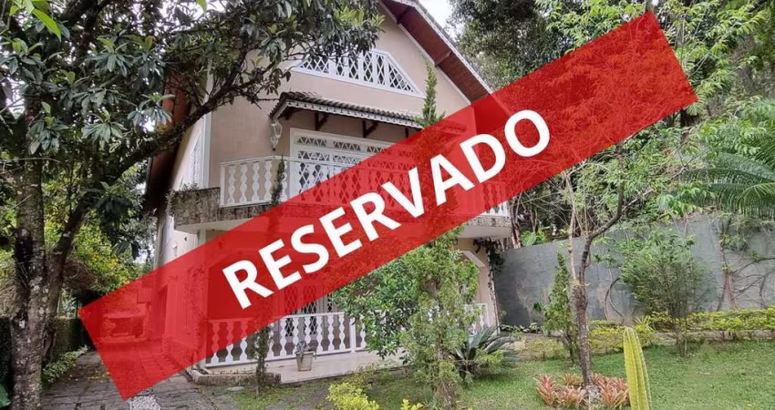 Casa para venda em Itaipava de 357.00m² com 4 Quartos, 2 Suites e 4 Garagens