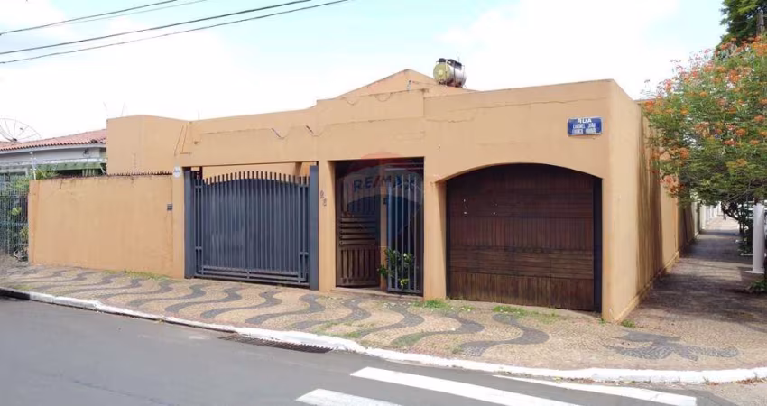 Casa para venda em Centro de 355.50m² com 4 Quartos, 2 Suites e 1 Garagem