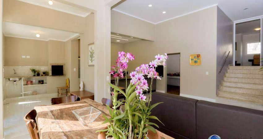 Casa para venda em Santa Cândida de 267.00m² com 3 Quartos, 3 Suites e 3 Garagens