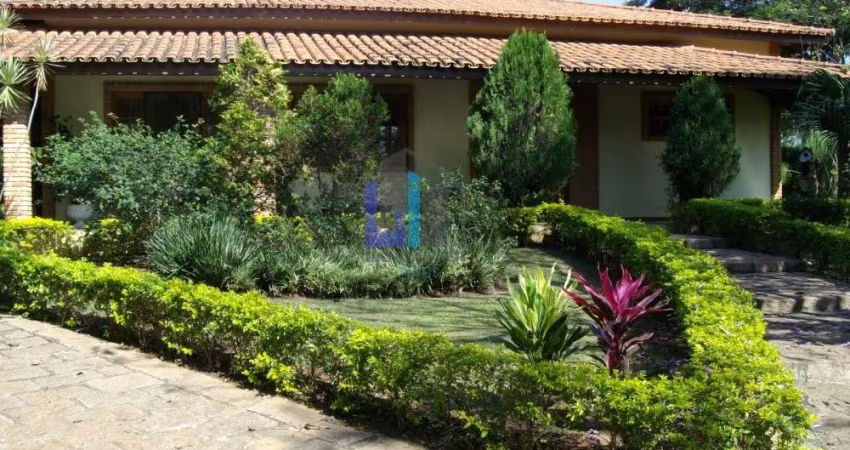 Chácara para venda em Chácara Carolina de 2500.00m² com 3 Quartos, 1 Suite e 4 Garagens