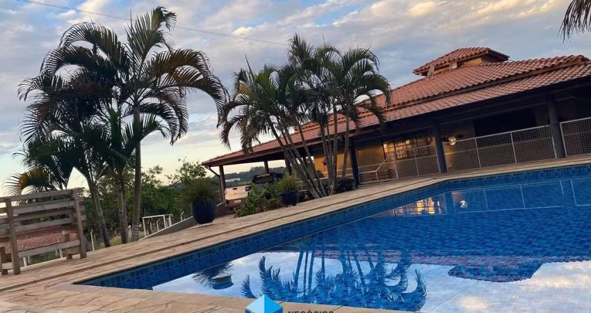 Chácara para venda em Jardim Senador Vergueiro de 350.00m² com 3 Quartos, 1 Suite e 4 Garagens
