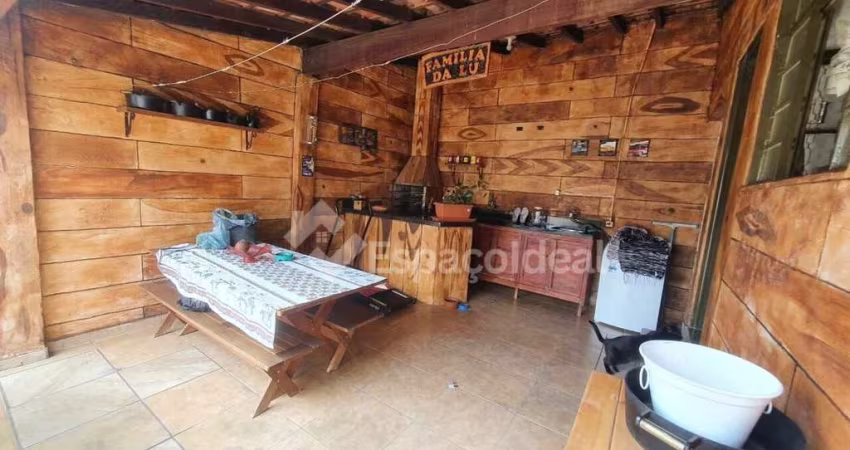 Casa para venda em Jardim Vânia Maria de 177.00m² com 3 Quartos, 1 Suite e 4 Garagens