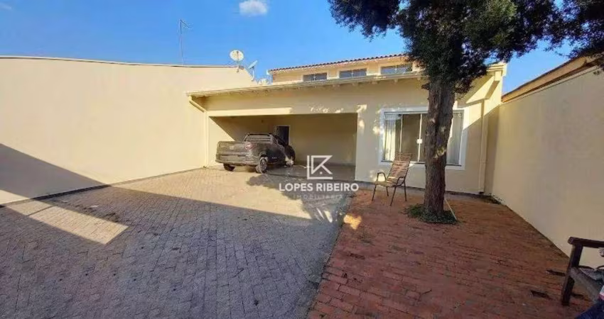 Casa para venda em Jardim Pérola de 230.00m² com 3 Quartos, 1 Suite e 5 Garagens