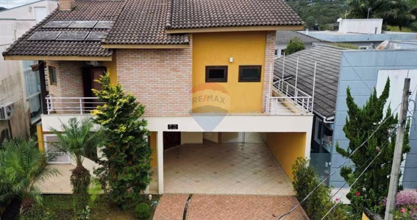 Casa para venda em Parque Residencial Itapeti de 360.00m² com 4 Quartos, 4 Suites e 4 Garagens