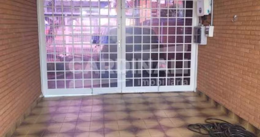 Casa para venda em Vila José Bonifácio de 187.00m² com 3 Quartos, 1 Suite e 4 Garagens