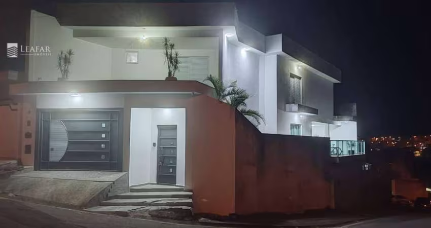 Sobrado para venda em Cezar De Souza de 200.00m² com 3 Quartos, 1 Suite e 2 Garagens