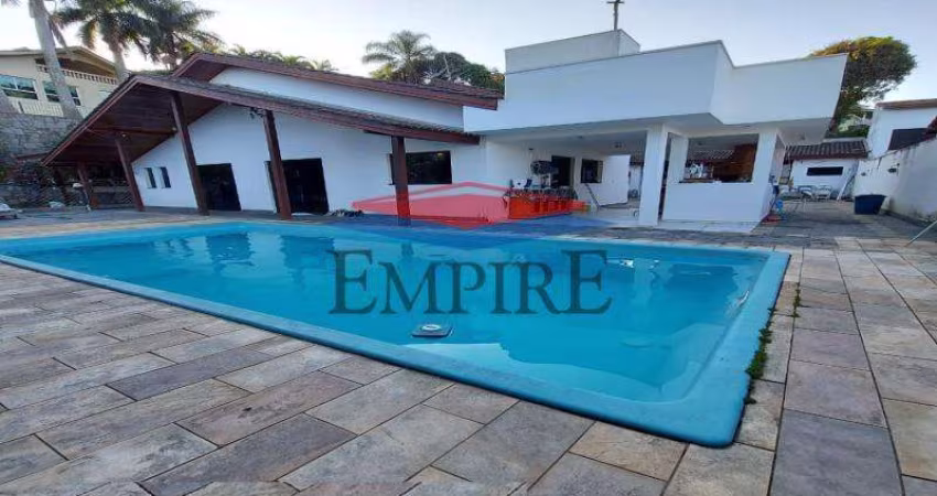 Casa de Condomínio para venda em Arujázinho Iv de 369.00m² com 4 Quartos, 4 Suites e 4 Garagens