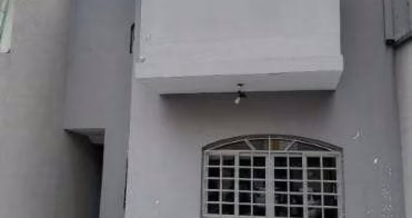 Casa para alugar em Centro de 170.00m² com 1 Quarto e 2 Garagens