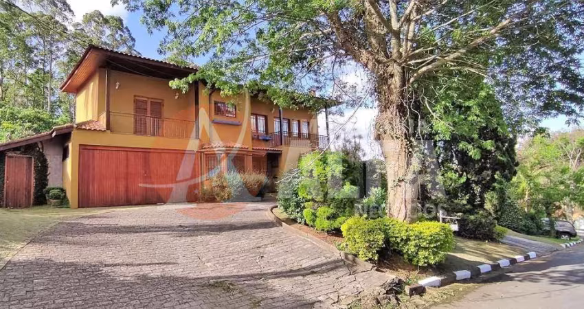 Casa para venda em Algarve de 330.00m² com 3 Quartos, 1 Suite e 6 Garagens