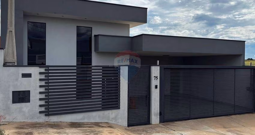 Casa para venda em Villas Paraíso de 228.00m² com 3 Quartos, 1 Suite e 2 Garagens