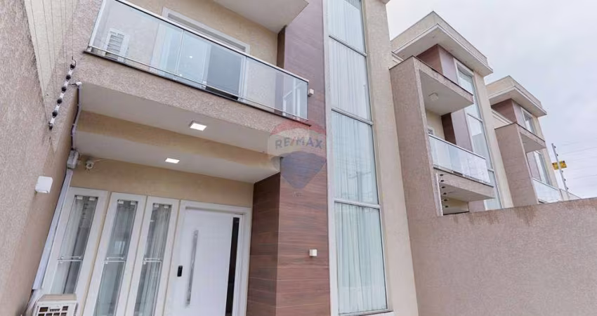 Sobrado para venda em Pinheirinho de 240.00m² com 3 Quartos, 1 Suite e 4 Garagens