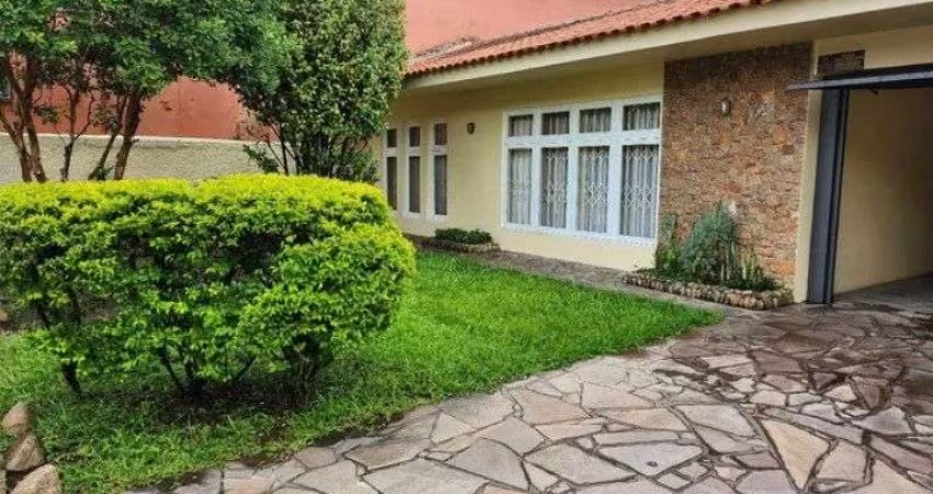 Casa para venda em Santa Quitéria de 300.00m² com 3 Quartos, 1 Suite e 4 Garagens