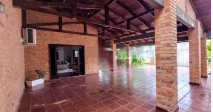 Casa para venda em Guaratuba de 427.00m² com 5 Quartos e 4 Garagens