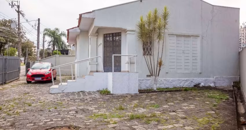 Casa para venda em São Francisco de 220.00m² com 1 Quarto e 8 Garagens