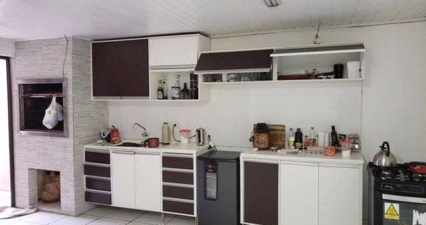 Casa para venda em Uberaba de 232.00m² com 3 Quartos, 1 Suite e 6 Garagens