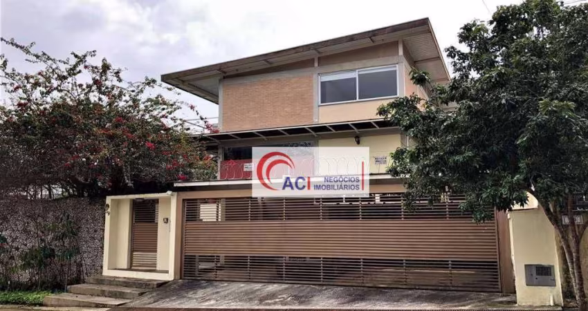 Casa de Condomínio para venda em Vila Santo Antônio de 344.00m² com 3 Quartos, 1 Suite e 3 Garagens