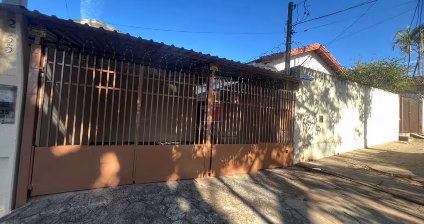 Casa para alugar em Vila Souto de 100.00m² com 2 Quartos, 1 Suite e 2 Garagens