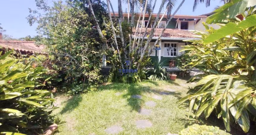 Casa para venda em Sapê de 280.00m² com 6 Quartos, 1 Suite e 2 Garagens