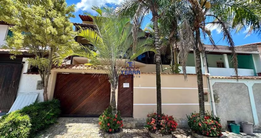 Casa de Condomínio para venda em Amendoeira de 130.00m² com 3 Quartos, 1 Suite e 2 Garagens