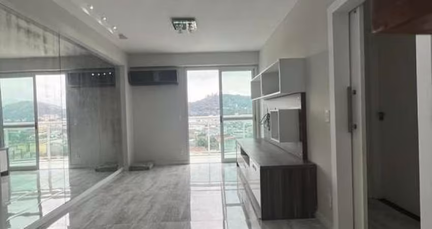 EXCEPCIONAL COBERTURA DUPLEX MOBILIADA NO CENTRO DE CAMPO GRANDE.