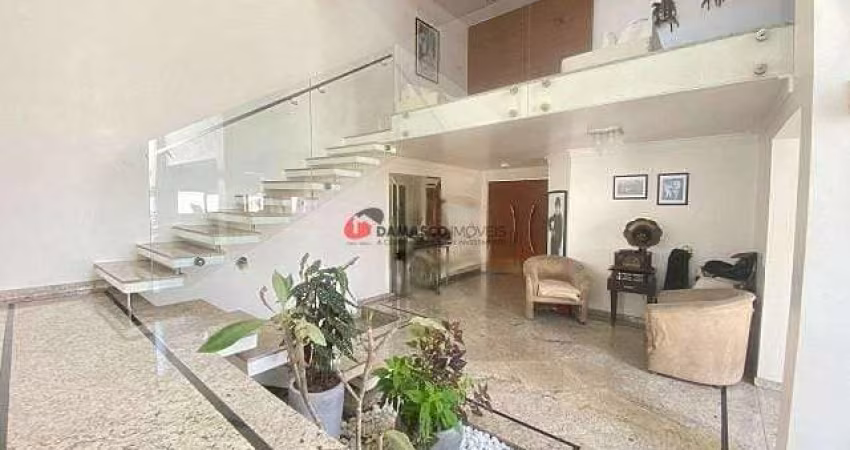 Sobrado à venda 3 Quartos, 3 Suites, 5 Vagas, 380M², Jardim, Santo André - SP