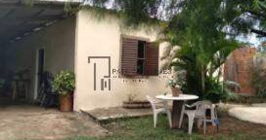 Linda chácara, terreno 1.240 m², toda murada e com pomar e muito mais!