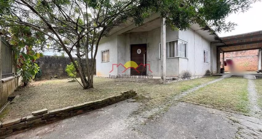 Casa com 03 Dormitórios