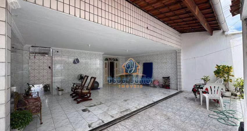 Casa com 4 Quartos (2 Suíte) + 2 Wc Sociais à venda, 243 m² por R$ 850.000 - Parque Dois Irmãos - Fortaleza/CE