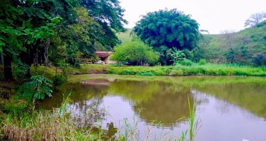 LINDO SÍTIO COM PAISAGEM DESLUMBRANTE EM SÃO JOSÉ DOS CAMPOS/SP