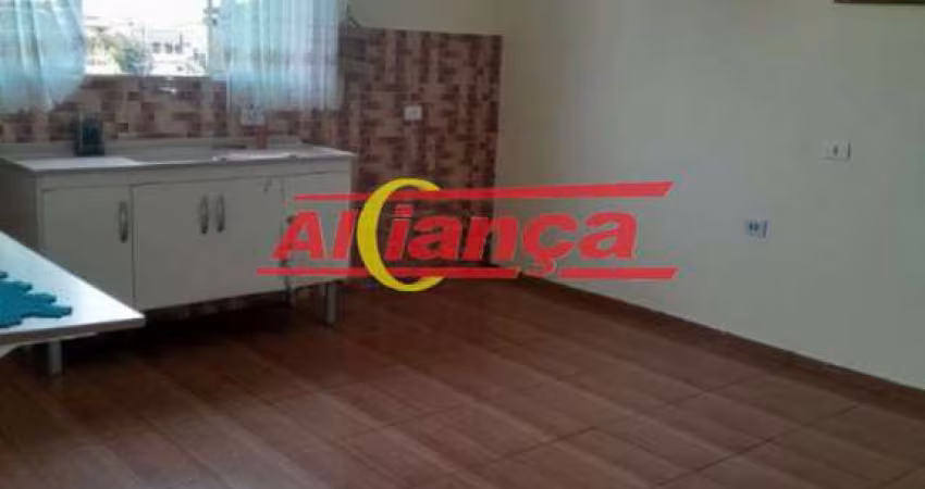 CASA PARA ALUGAR COM 02 QUARTOS, 68M², JARDIM LENIZE - GUARULHOS/SP POR R$ 1.300,00