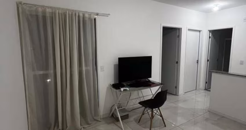 Apto com 2 Dormitorios, WC. Social, Sala com varanda, Cozinha, A.S., 1 Vaga de garagem coberta. Área de lazer. Excelente localização.