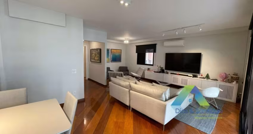 Apartamento de alto padrão com 170m² em Moema Pássaros fora da rota dos aviões e a 10 minutos a pé do Parque Ibirapuera.