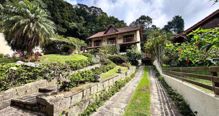 Casa em condomínio fechado com 5 quartos à venda na Avenida Spatodea, 120, Carlos Guinle, Teresópolis