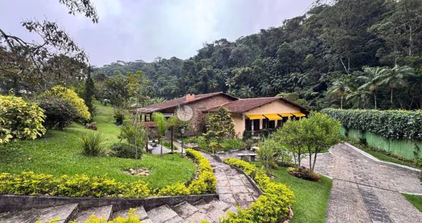 Casa em condomínio fechado com 4 quartos à venda na Avenida Spatodea, 200, Carlos Guinle, Teresópolis