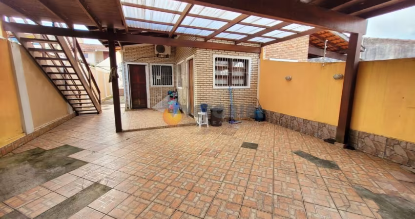 Casa com 2 Dormitórios e Piscina, Jardim das Gaivotas  Caraguatatuba SP
