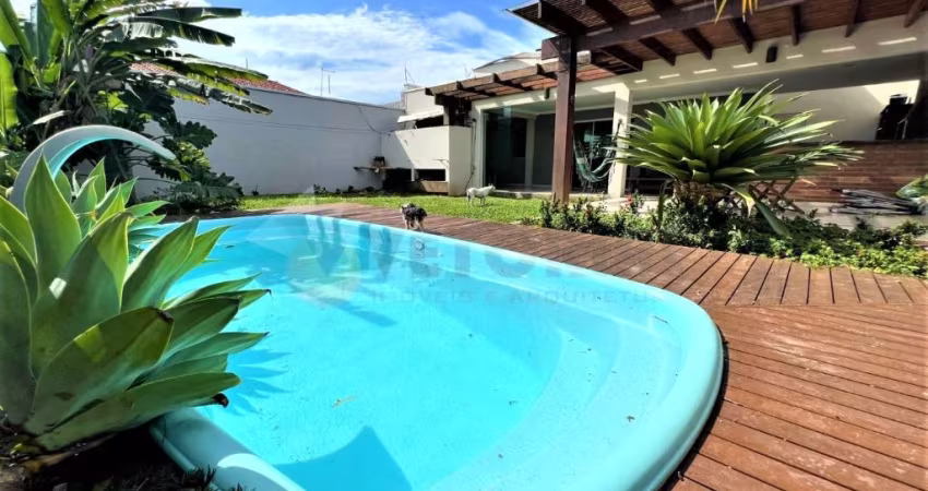 Sobrado com 4 Dormitórios e Piscina, Pontal de Santa marina  Caraguatatuba SP