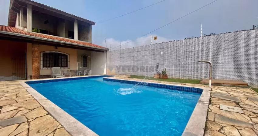 Sobrado com 3 Dormitórios e Piscina, Pontal de Santa Marina  Caraguatatuba SP